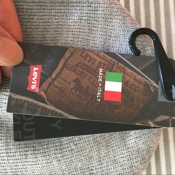 ❤️4/30❤️ Levi’s beanie - Picture 3 of 4